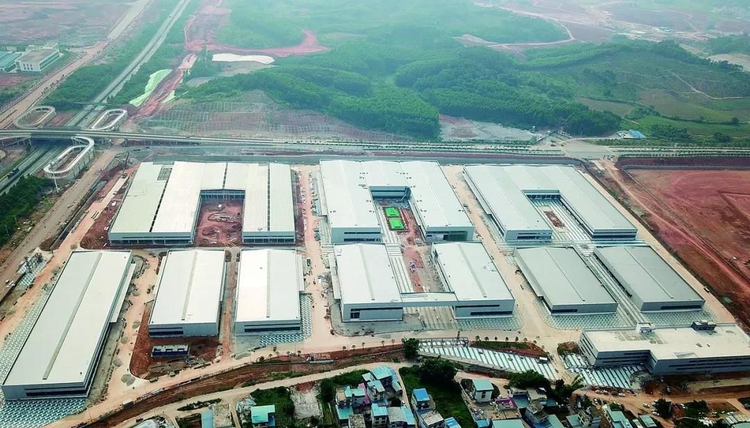 1591194218114047.jpg 20200603222454D區(qū)標(biāo)準(zhǔn)廠(chǎng)房.jpg